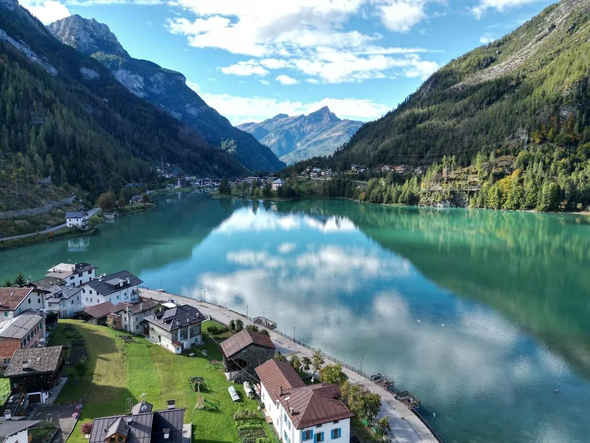 Una Civetta Sul Lago 阿莱盖 0*,  意大利